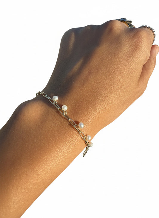 Mini Pearls Attached Paperclip Bracelet